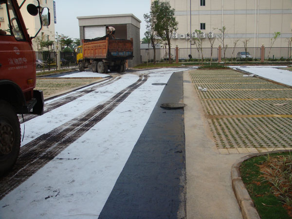 乐鱼平台-乐鱼（中国）一站式服务平台
香晖园小区道路